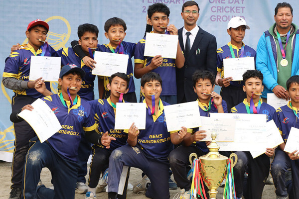 जेम्सलाई यु -१४ क्रिकेट उपाधि